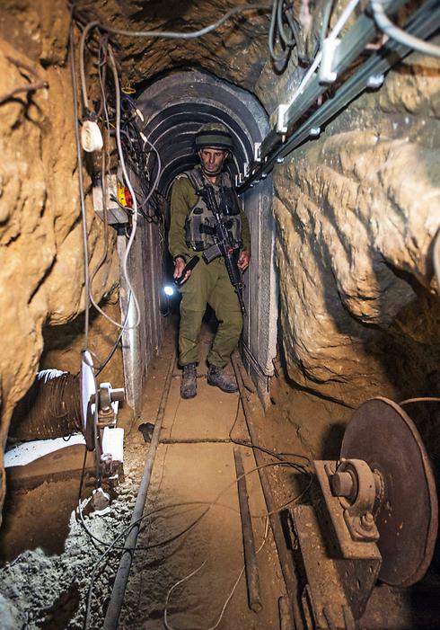 Imágenes de los túneles descubiertos y luego destruidos por el ejército israelí. Israel, Egipto y la Autoridad Palestina piden fiscalización económica de Gaza, para que miles de millones de dólares donados a la población palestina sean utilizados correctamente en el futuro.  